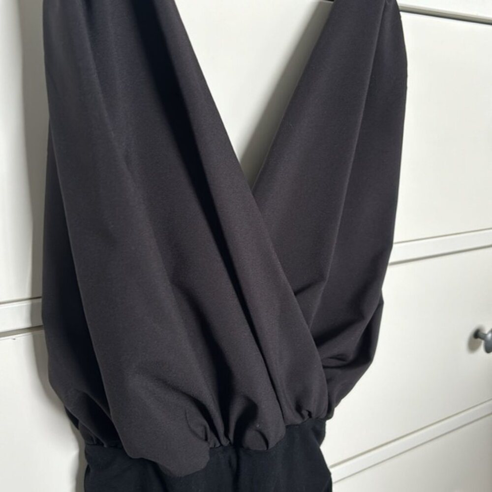 Super sexy low cut, low back bodysuit - Picture 2 of 4